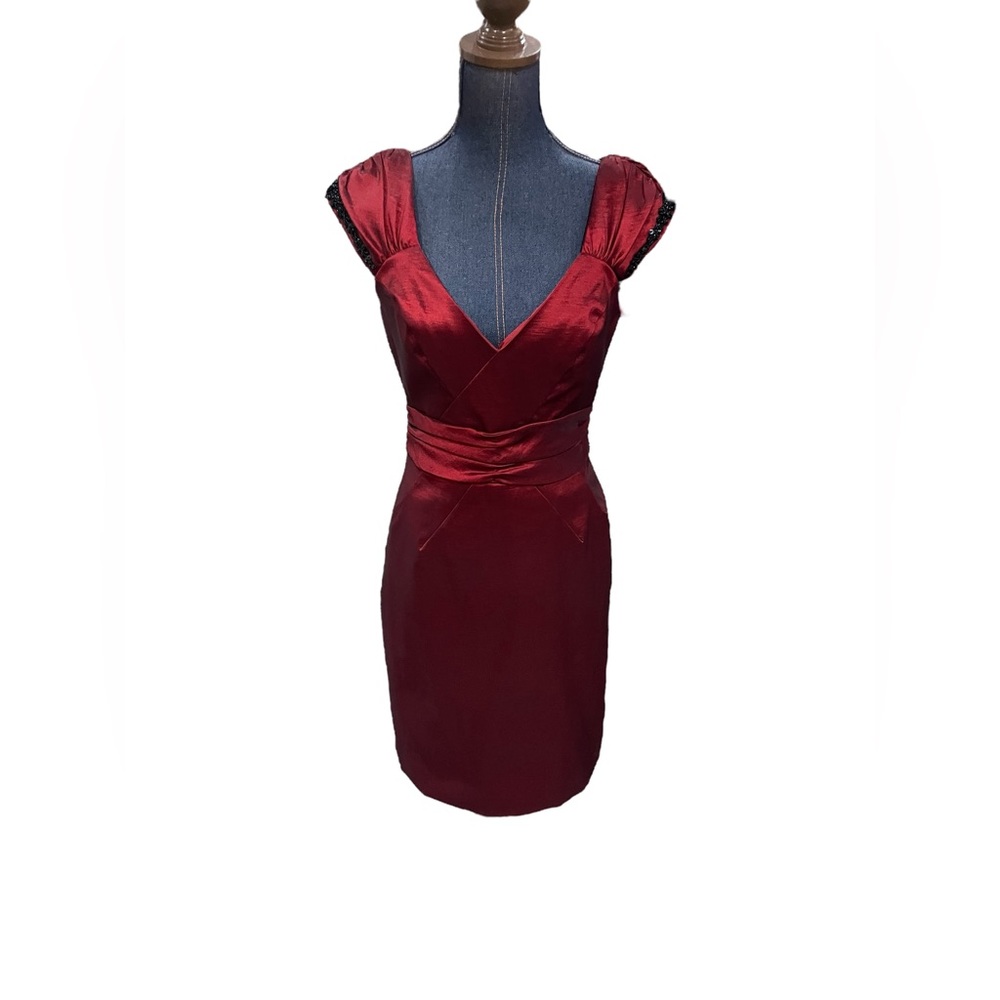 Badgley Mischka Metallic red knee length V neck beaded shoulder dress size 10